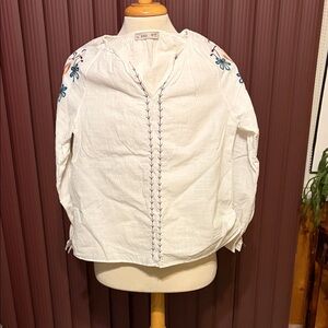 Chic White Blouse with Blue Floral Embroidery